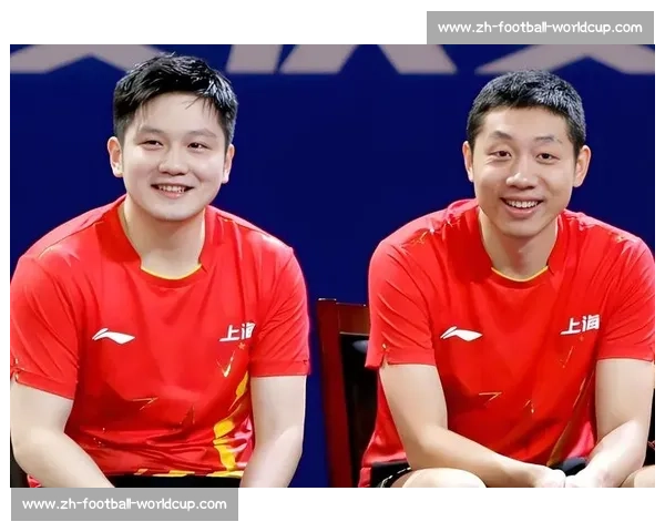 樊振东与 “人民艺术家” 许昕对练:球台三米外的乒乓美学碰撞 樊振东与 “人民艺术家” 许昕对练:球台三米外的乒乓美学碰撞