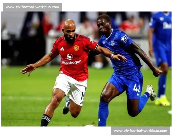 曼联放弃姆贝乌莫！瞄准塞门约或埃泽替代，拒绝支付溢价